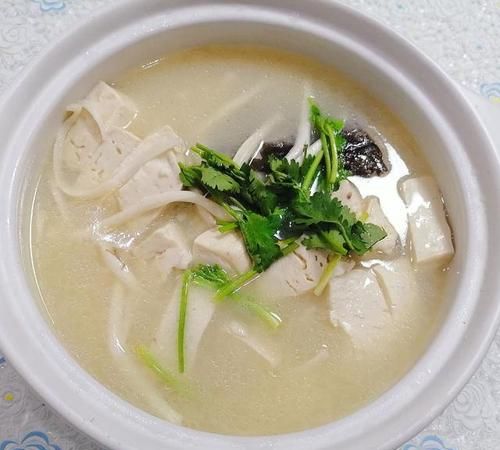 怀孕可以喝鱼头豆腐汤吗