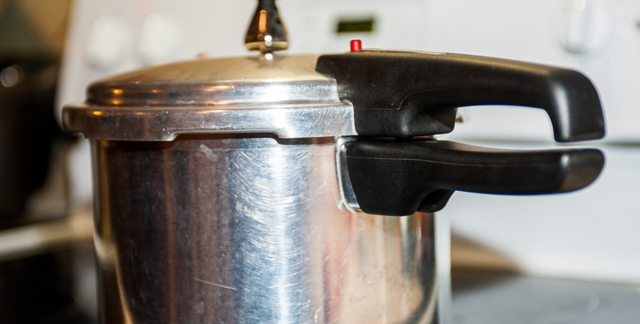 和传统高压锅相比，电高压锅好在哪：方便是次要的，安全才是关键