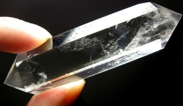 同为二氧化硅，为何玻璃与水晶有天壤之别？