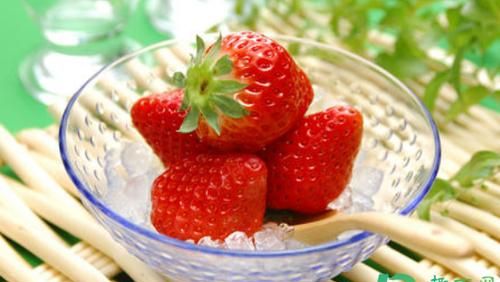 冬天的草莓能放冰箱冷藏吗