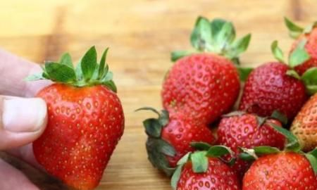 冬季草莓要放冰箱吗，冬天的草莓能放冰箱冷藏吗？图3
