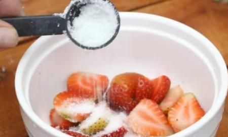 冬季草莓要放冰箱吗，冬天的草莓能放冰箱冷藏吗？图5