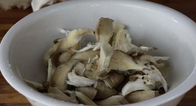 蘑菇最好吃的做法，我家一周做5次，做法简单，比吃肉还解馋