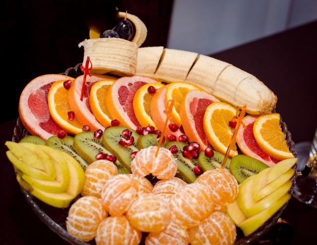 春节年夜饭的12种水果拼盘，简单好做，好看又好吃