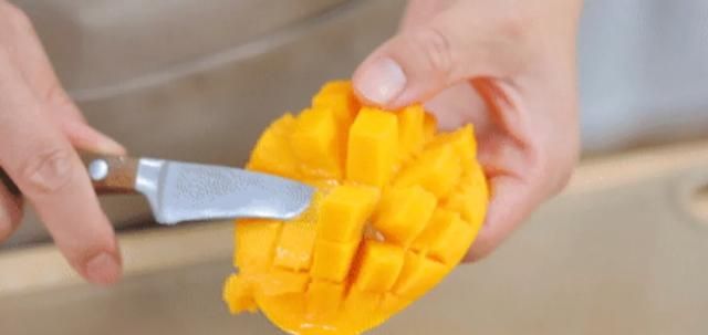 芒果怎么做好吃又简单的做法，芒果慕斯怎么做好吃，芒果慕斯最简单的做法？图5