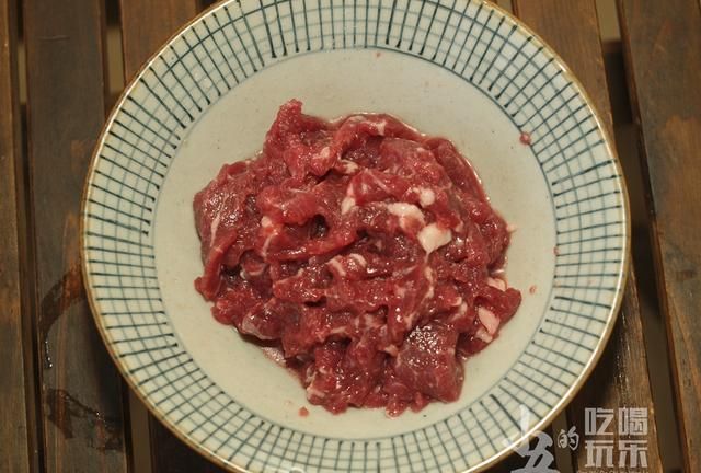 「佳肴」小炒牛肉：越是家常越考功夫，炒出鲜嫩香滑的牛肉
