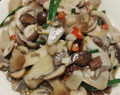 炒大球盖菇的做法，炒大球盖菇怎么做好吃，炒大