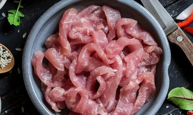 炒牛肉，切记别放盐和料酒腌制，教你一招，肉质嫩滑不柴，没腥味
