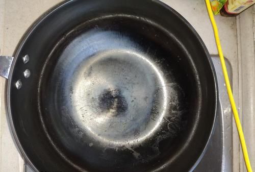 不锈钢锅开锅为什么用白醋
