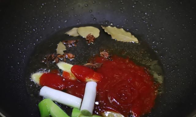 自制番茄火锅底，比海底捞的还好吃，再也不用担心孩子吃火锅了