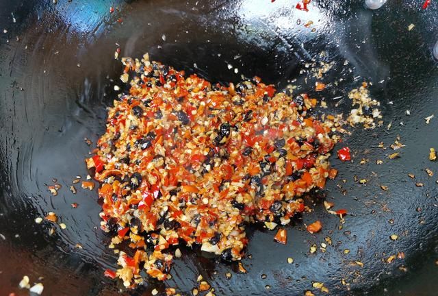 开胃又下饭的辣椒炒豆豉，做法简单，味道香辣，下饭拌面超美味