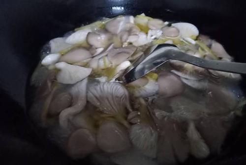 蘑菇煮熟要多长时间