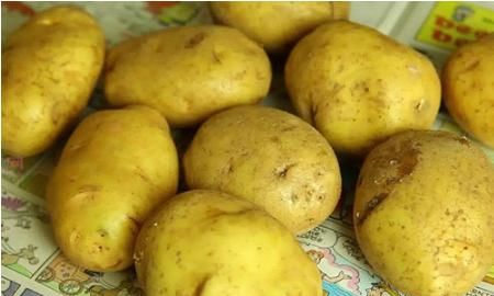 家里土豆怎么保存不发芽，土豆怎么保存不发绿不长牙？图1