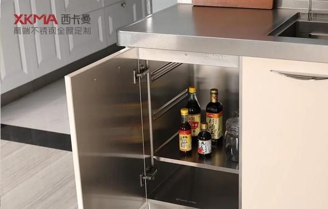 让不锈钢厨柜持久如新，日常清洁保养少不了