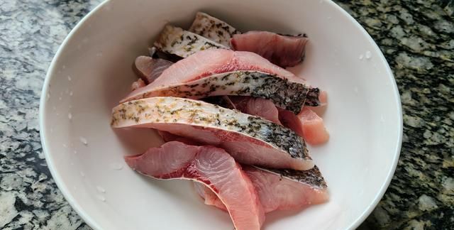 鱼肉这做法真香，广东老厨师教的家常菜，好吃味浓又简单