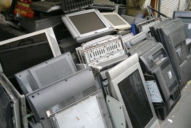 大批年轻人涌入废旧电子产品回收行业，他们是怎样赚到钱的。