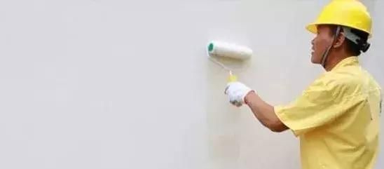 外墙涂料泛碱泛白了？这样处理最简单方便