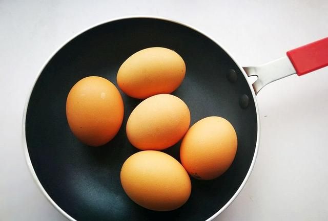白煮蛋冷水下锅要煮几分钟，煮溏心蛋一般需要几分钟？图4