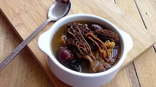 羊肚菌同什么煲汤最好 羊肚菌炖汤最佳做法
