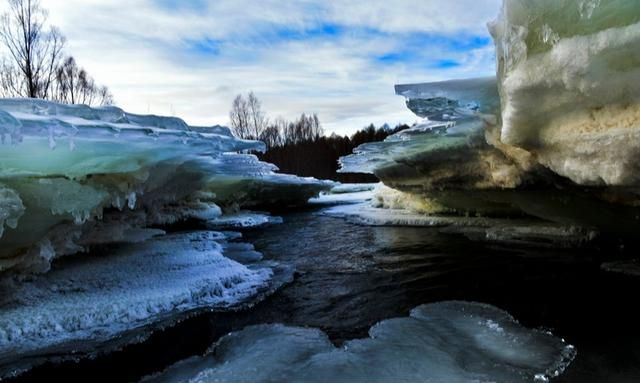 内蒙古达尔滨湖国家森林公园：冰下奇观 别有洞天