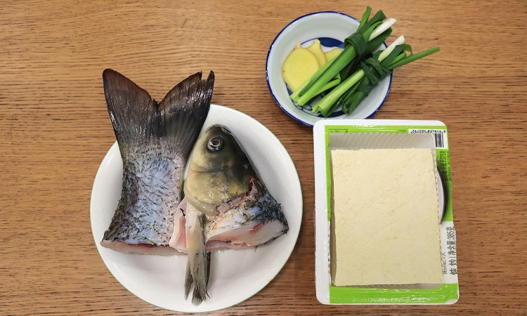 鱼头豆腐汤发苦能喝吗，啤酒能和鱼头豆腐汤一起喝吗？图1