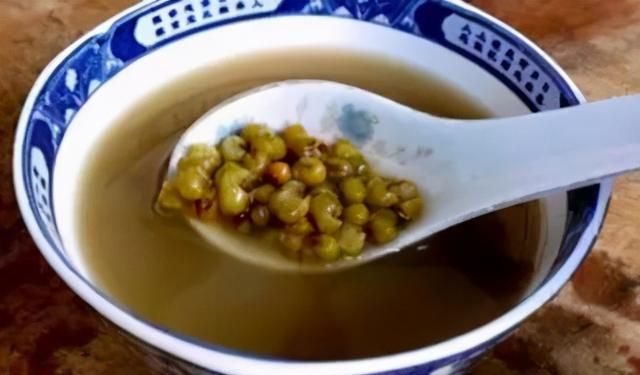 煮绿豆汤，最忌浸泡和直接下锅煮，牢记这2点，绿豆汤好喝不发红