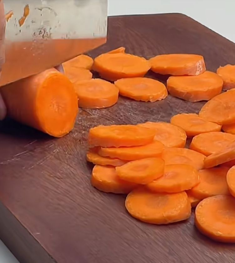 水果胡萝卜要放冰箱吗，胡萝卜能放冰箱吗？图1