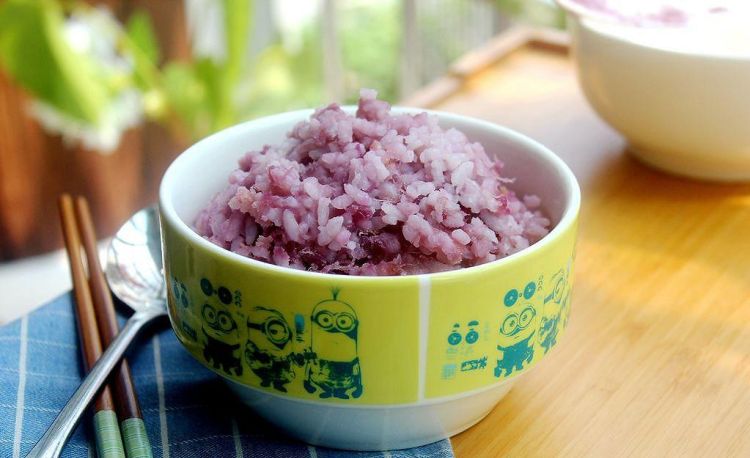 紫薯香米饭的做法大全(怎么来做紫薯米饭)图1