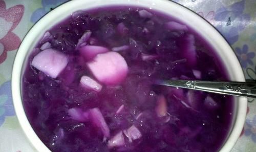 紫薯煮水后变色，是变质了吗？营养师：花青素在作怪，可以放心吃