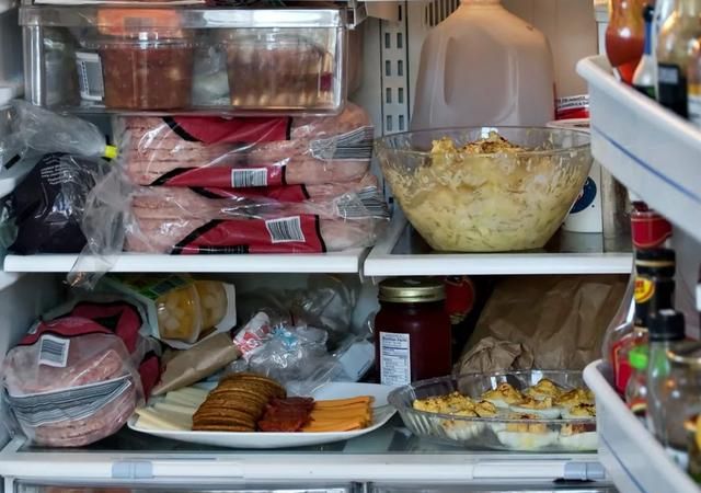 “致癌物”竟在你家，家家有！这菜扔掉也别放冰箱！一张图看懂食物几天变质
