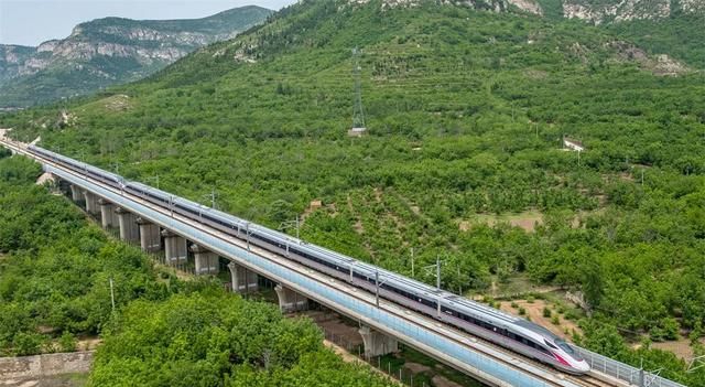 【提示】时速350公里的复兴号高铁，往返京沪耗电多少？