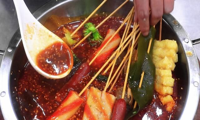 夏日美食冷锅串串，最简单实用做法，麻辣鲜香，网友：可以开店了