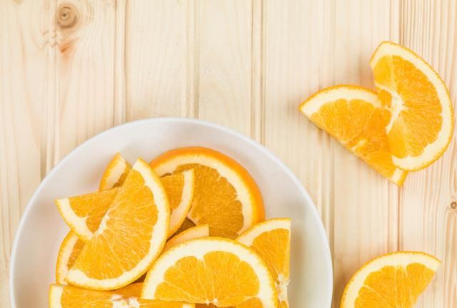 壹健康小知识：橙子能放冰箱里保鲜吗？捏起来软软的坏了吗