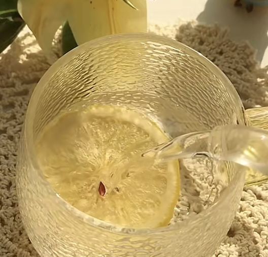柠檬干片泡水的正确泡法，新鲜柠檬片泡水喝的正确方法？图4