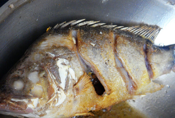 鳜鱼做怎么好吃，臭桂鱼的做法，臭桂鱼怎么做好吃，臭桂鱼的家常？图1
