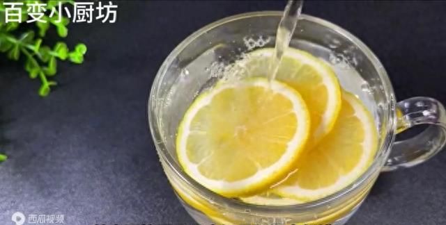柠檬泡水，用开水还是温水？很多人都错了，难怪怎么喝也没有效果