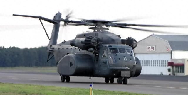 全球最大的直升机，搭载三台发动机 可吊起一台F35