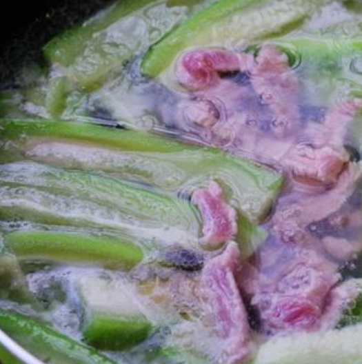 瘦肉丝瓜汤怎么做好吃，猪肉炒丝瓜怎么做好吃？图8