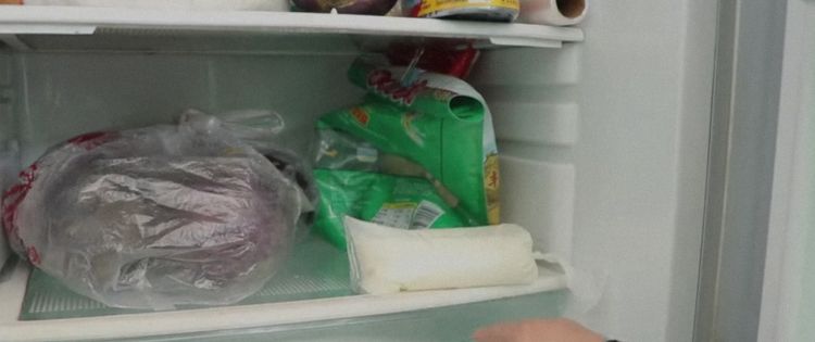 鲜奶怎么保存不易坏，冰箱里的鲜奶怎么加热才不破坏营养鲜奶都是存放在冰？图4