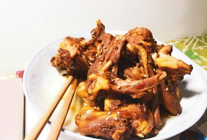 北京烤鸭的骨头架子怎么做才好吃