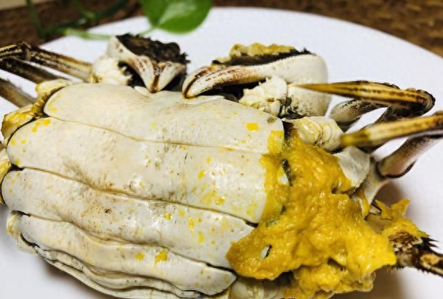大闸蟹的正确吃法是什么，螃蟹蒸多久最佳时间，怎么把肉吃干净