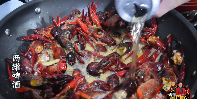 蒜蓉小龙虾最好吃的做法，简单美味又过瘾，看看你喜欢吃不？
