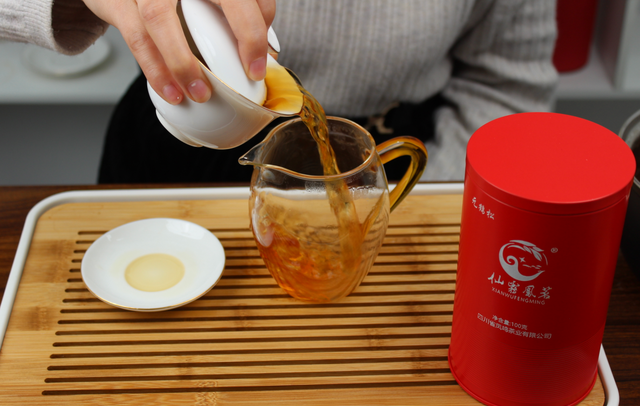 买茶时，学会这3个技巧，轻松挑到好喝实惠的纯天然好茶