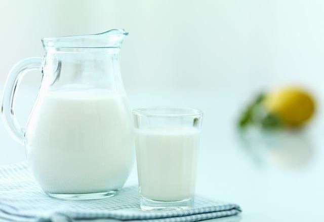 纯牛奶中检出“丙二醇”，有低毒性，那已经喝了的人有危险吗？