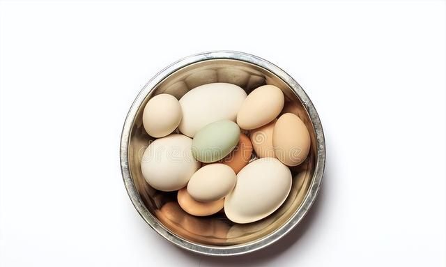 壹邦小知识：鹅蛋黄是什么颜色？鹅蛋里面有黑点能吃吗